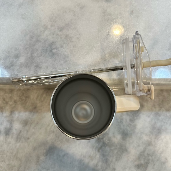 Washington COMMANDERS NFL 40oz Colossal Stainless Steel Tumbler - Picture 6 of 7